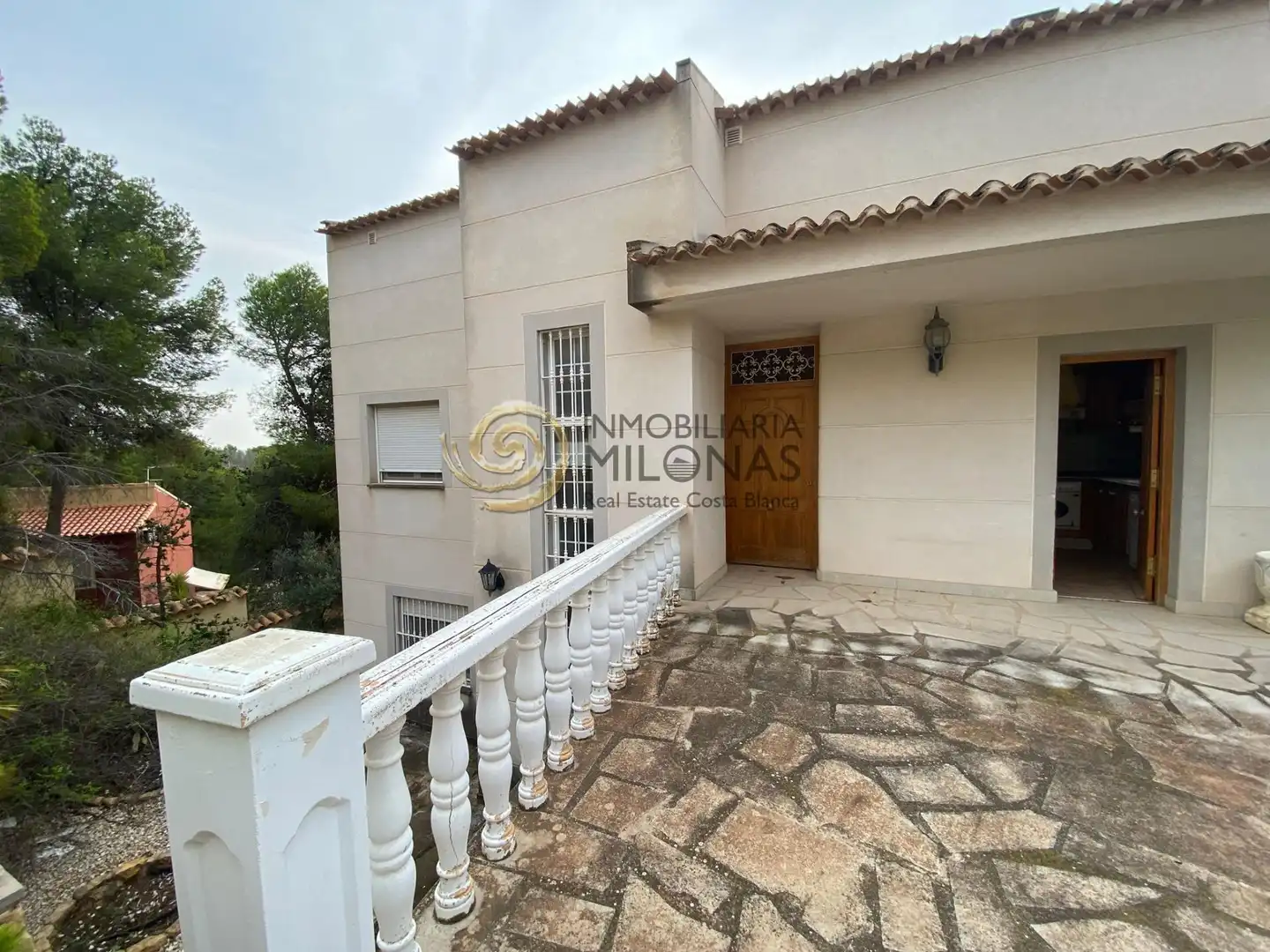 Vista exterior de Casa o xalet en venda en La Nucia amb Jardí privat, Terrassa i Moblat