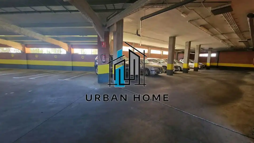 Parking of Flat for sale in Villaquilambre, León