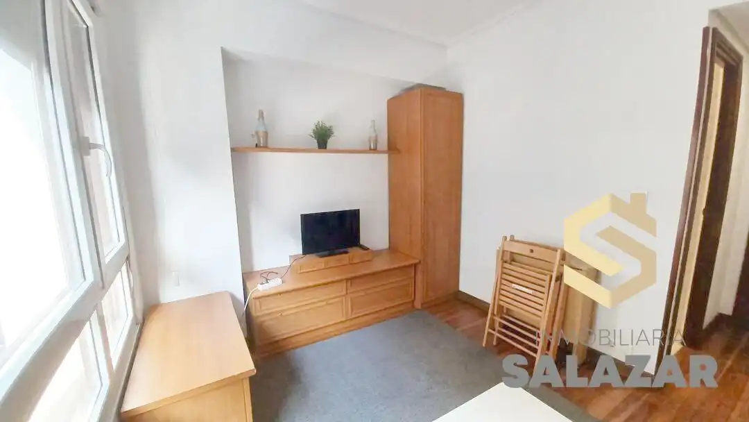 Bedroom of Flat for rent in Bilbao   with Heating and Microwave