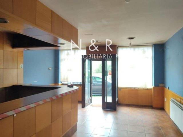 Local comercial en Alquiler en CRUCEIRO DA CORUÑA en San Lázaro - Meixonfrío