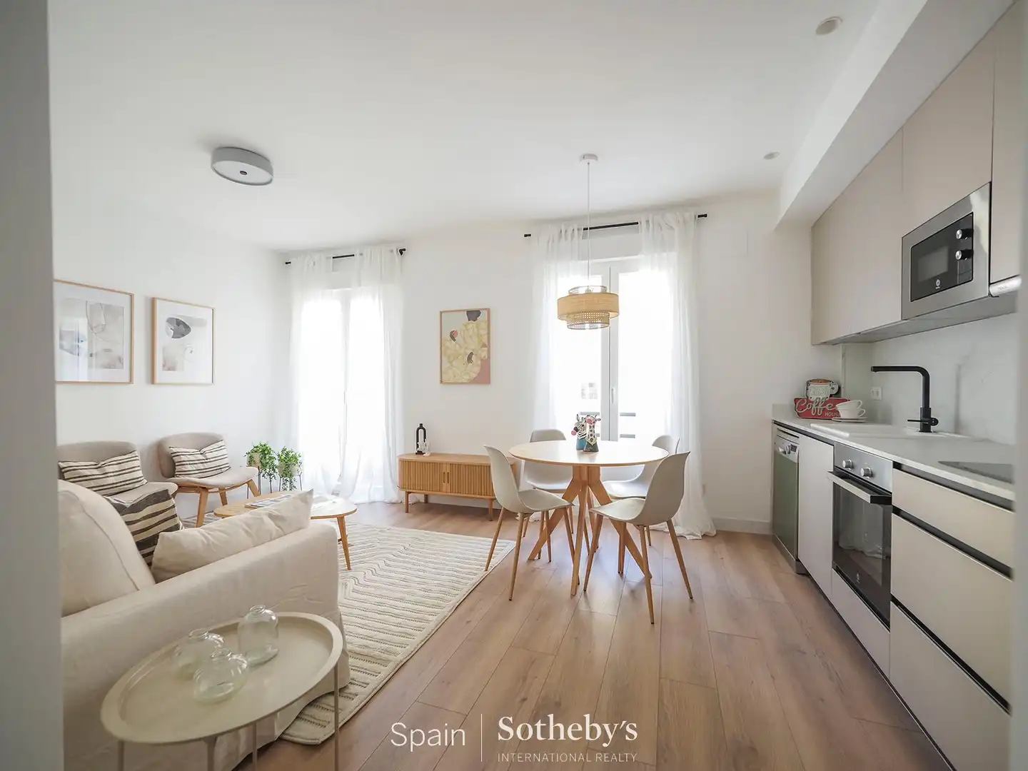 Sala d'estar de Apartament en venda en Madrid amb Aire condicionat i Calefacció