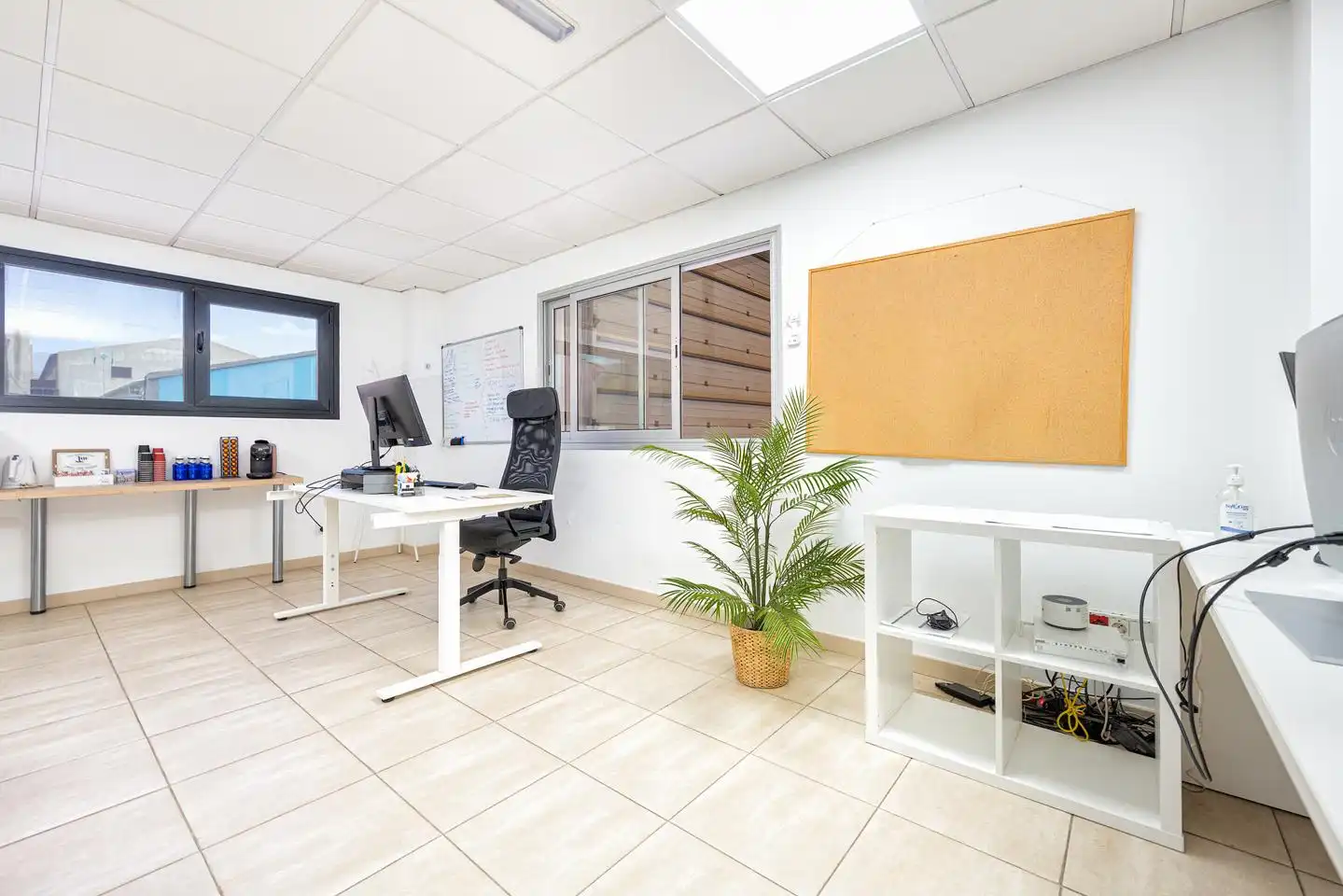 Industrial building to rent in Calle de los Peregrinos 33, imagen 12