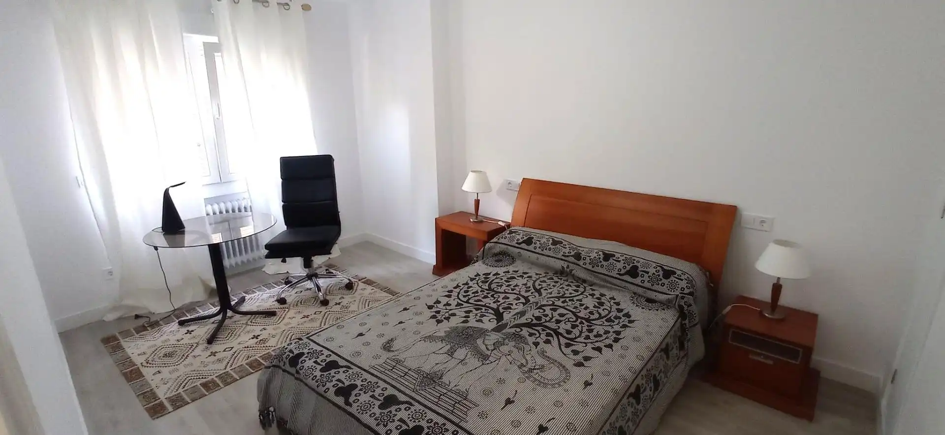 Bedroom of Flat for share in Alcalá de Henares