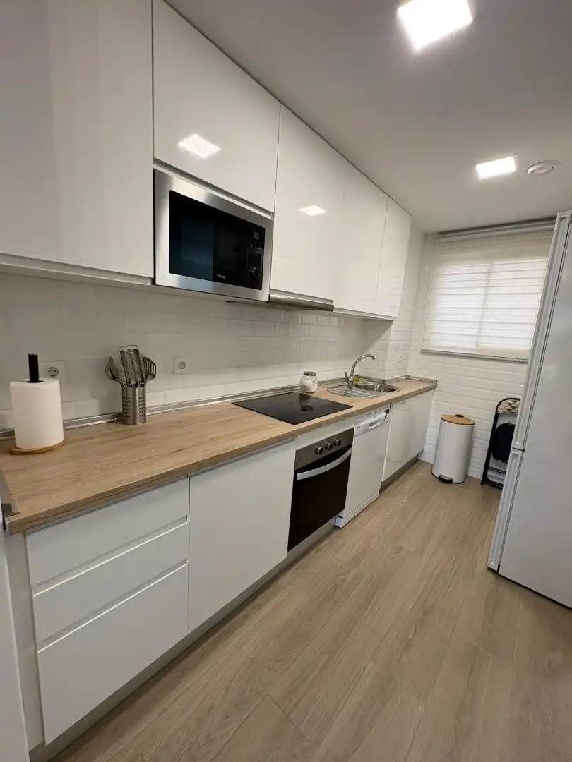 Küche von Wohnung zum Verkauf in Chipiona mit Klimaanlage, Heizung und Privatgarten