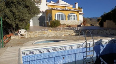 Villa 4 dormitorios piscina parking barbacoa lavadero La Imaroga