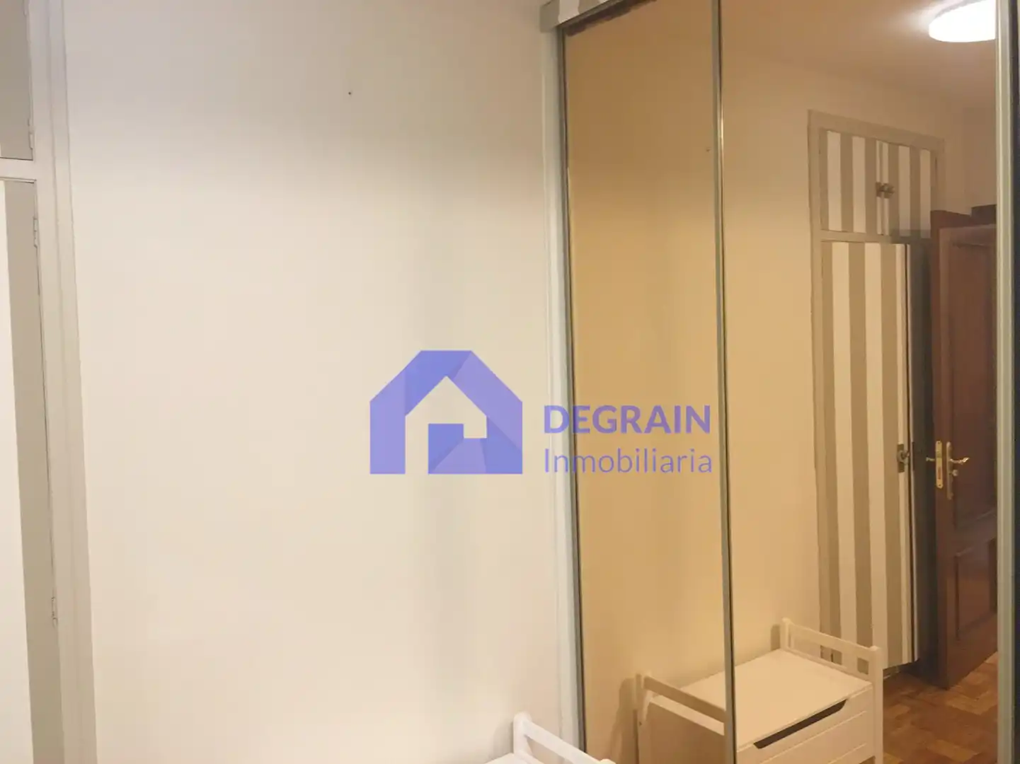 Habitación de Piso de alquiler en Oviedo  con Calefacción y Balcón
