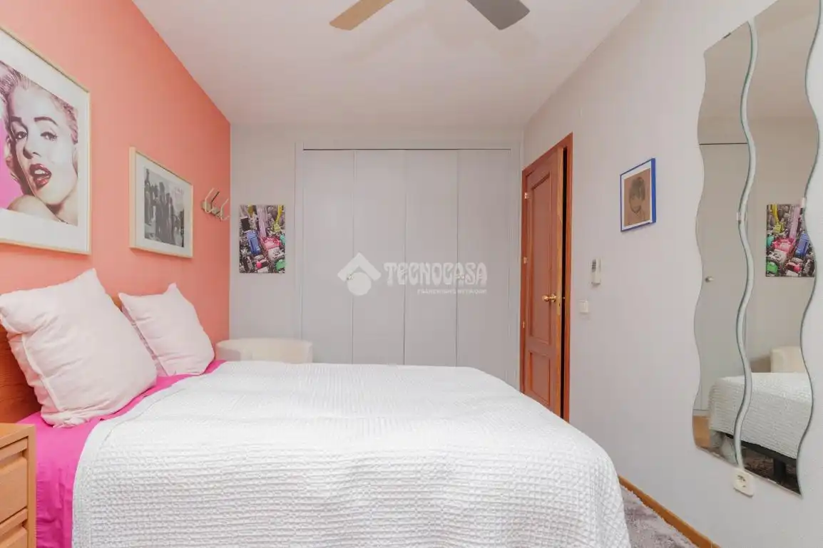 Dormitori de Casa adosada en venda en Tres Cantos amb Aire condicionat i Calefacció