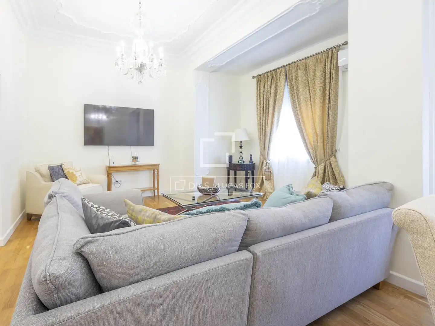 Living room of Flat for rent in Valencia  with Air Conditioner, Parquet flooring and Furnished