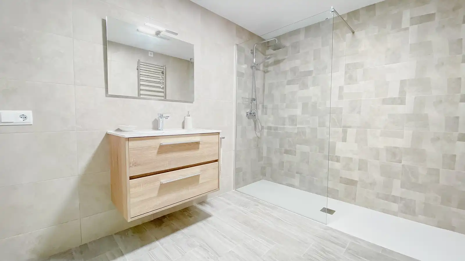 Baño de Casa adosada en venta en Benicarló con Aire acondicionado, Calefacción y Terraza