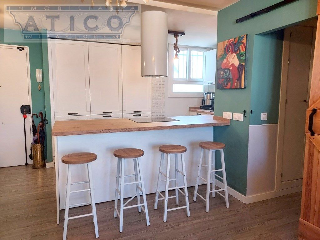 Kitchen of Flat for sale in  Sevilla Capital  with Air Conditioner and Terrace
