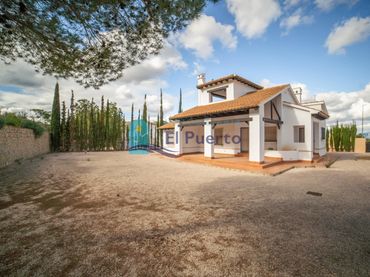 Villa mit Garten zum Verkauf in La Pinilla - Las Palas