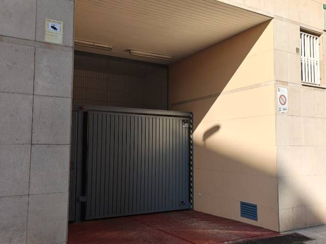 Garaje en Alquiler en Avinguda dels Països Catalans, 54 en Sant Pere i Sant Pau