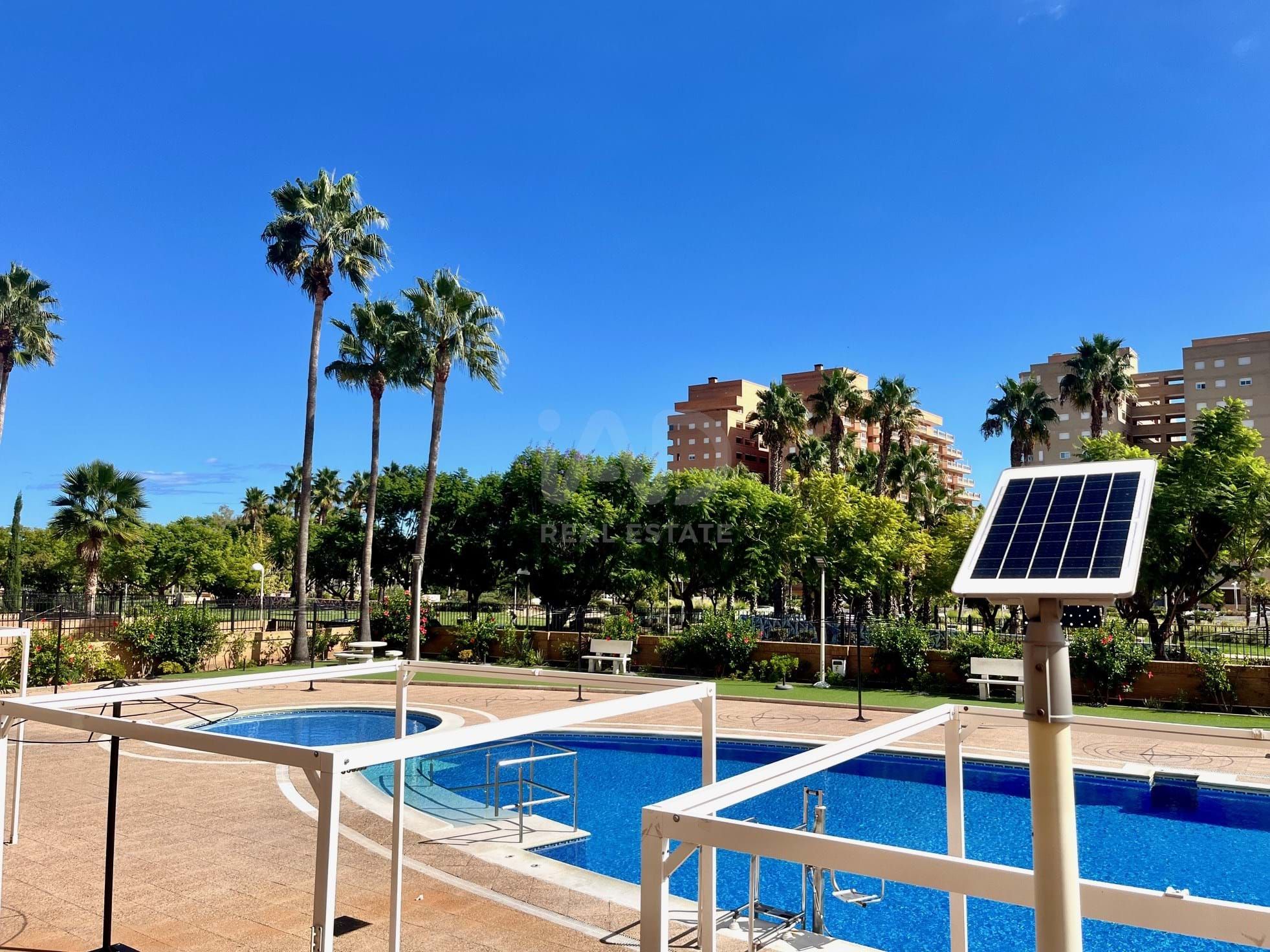 Piscina de Pis en venda en Oropesa del Mar / Orpesa amb Aire condicionat, Calefacció i Terrassa