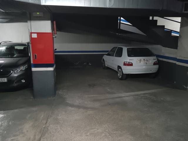 Garaje en Alquiler en Travessera de Gràcia, 224 en El Camp d'en Grassot i Gràcia Nova