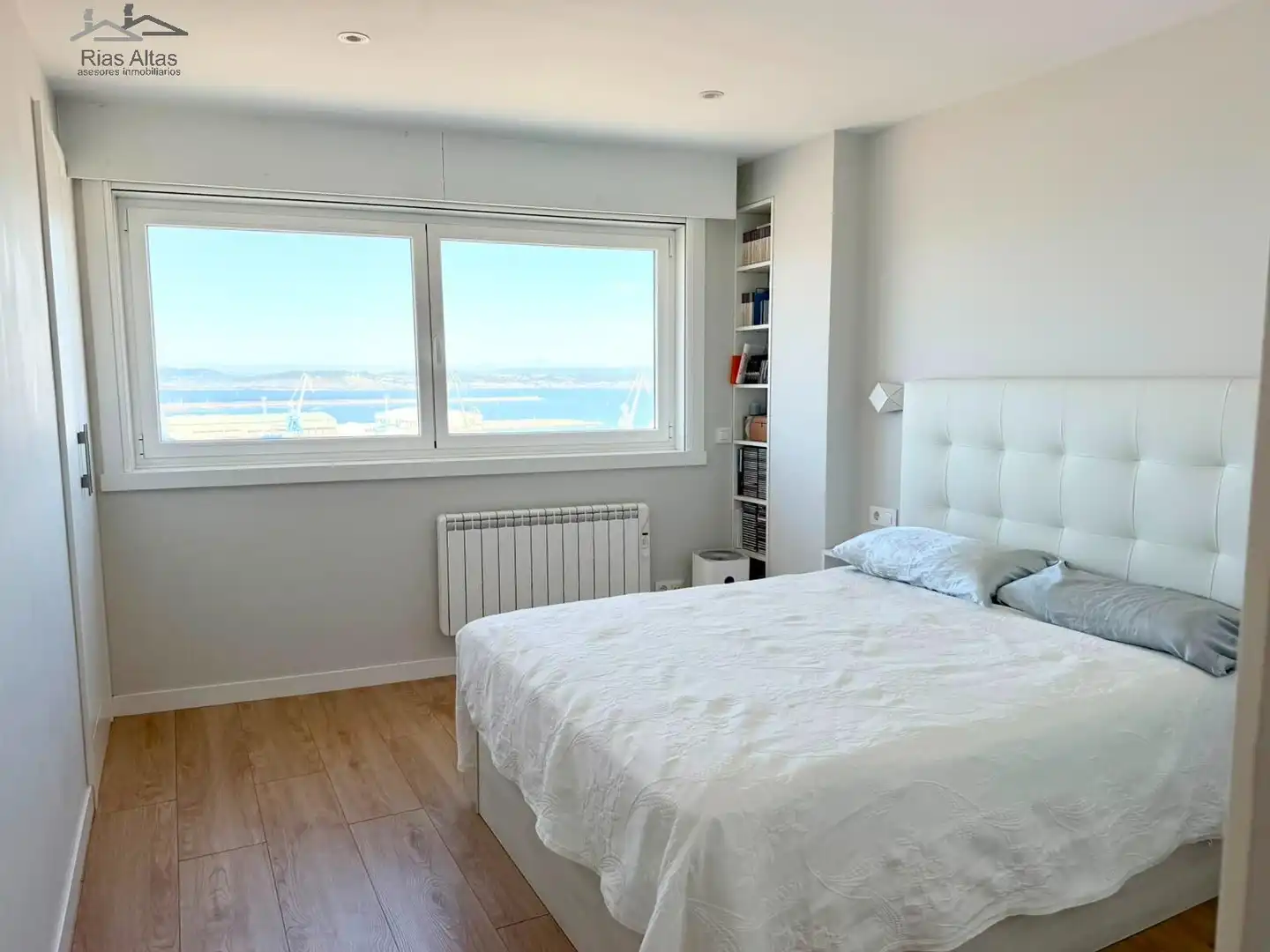 Habitación de Piso en venta en A Coruña Capital  con Calefacción, Terraza y Amueblado