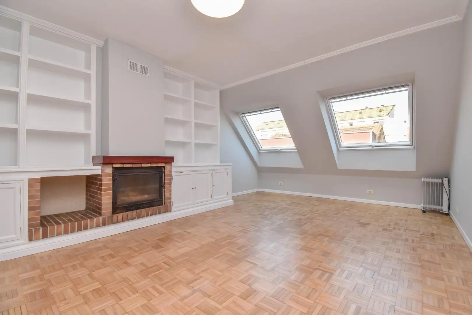 Living room of Attic for rent in Culleredo  with Parquet flooring and Terrace