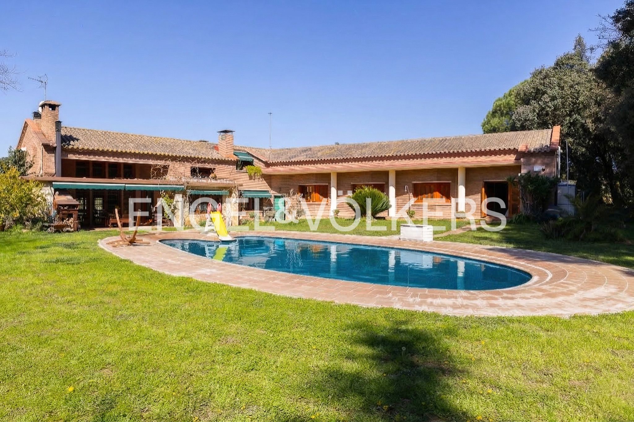 Außenansicht von Country house zum Verkauf in Caldes de Montbui mit Klimaanlage, Heizung und Privatgarten