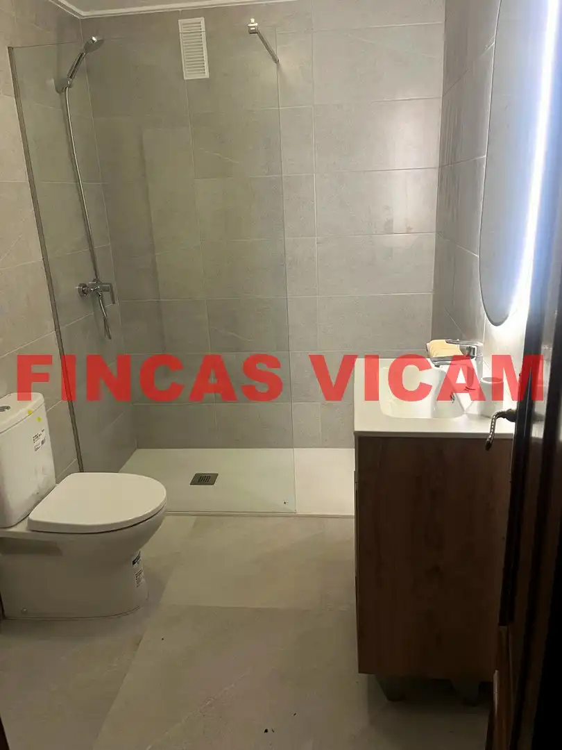 Badezimmer von Wohnung zur Miete in Huesca mit Heizung, Parkett und Terrasse