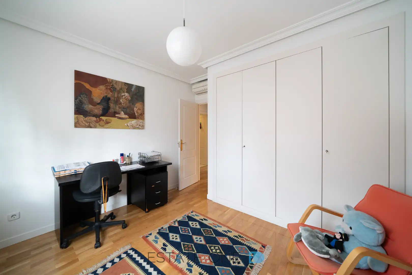 Habitación de Casa adosada en venta en Madrid con Aire acondicionado, Calefacción y Jardín privado