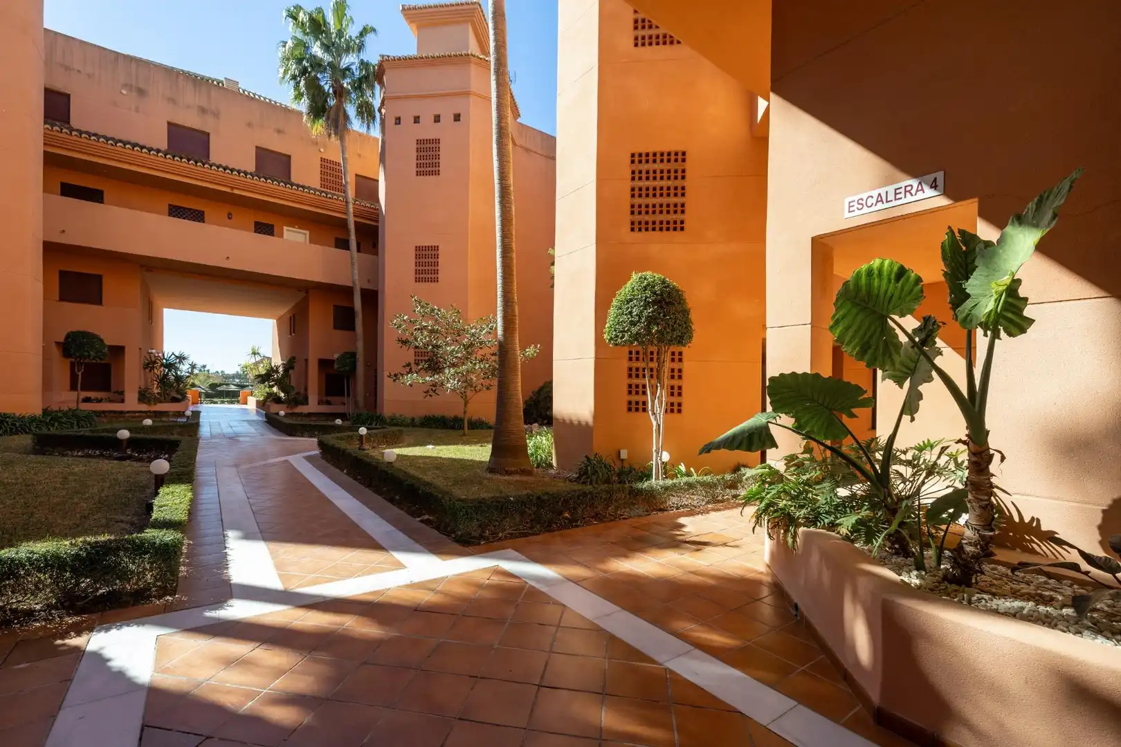 Außenansicht von Dachboden zum Verkauf in Motril mit Klimaanlage, Terrasse und Abstellraum