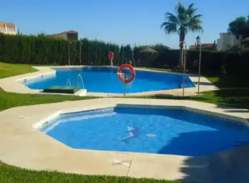 Piscina de Piso en venta en Benalmádena con Trastero y Piscina comunitaria