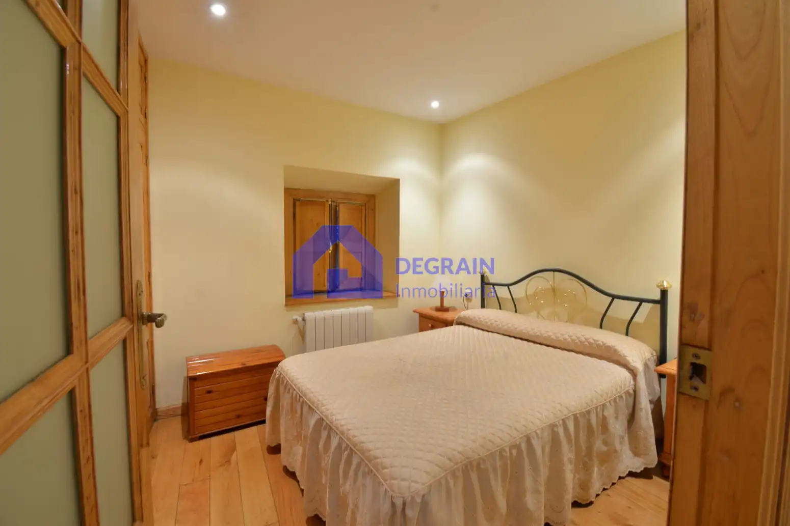 Bedroom of Flat for sale in Oviedo   with Heating, Parquet flooring and Terrace