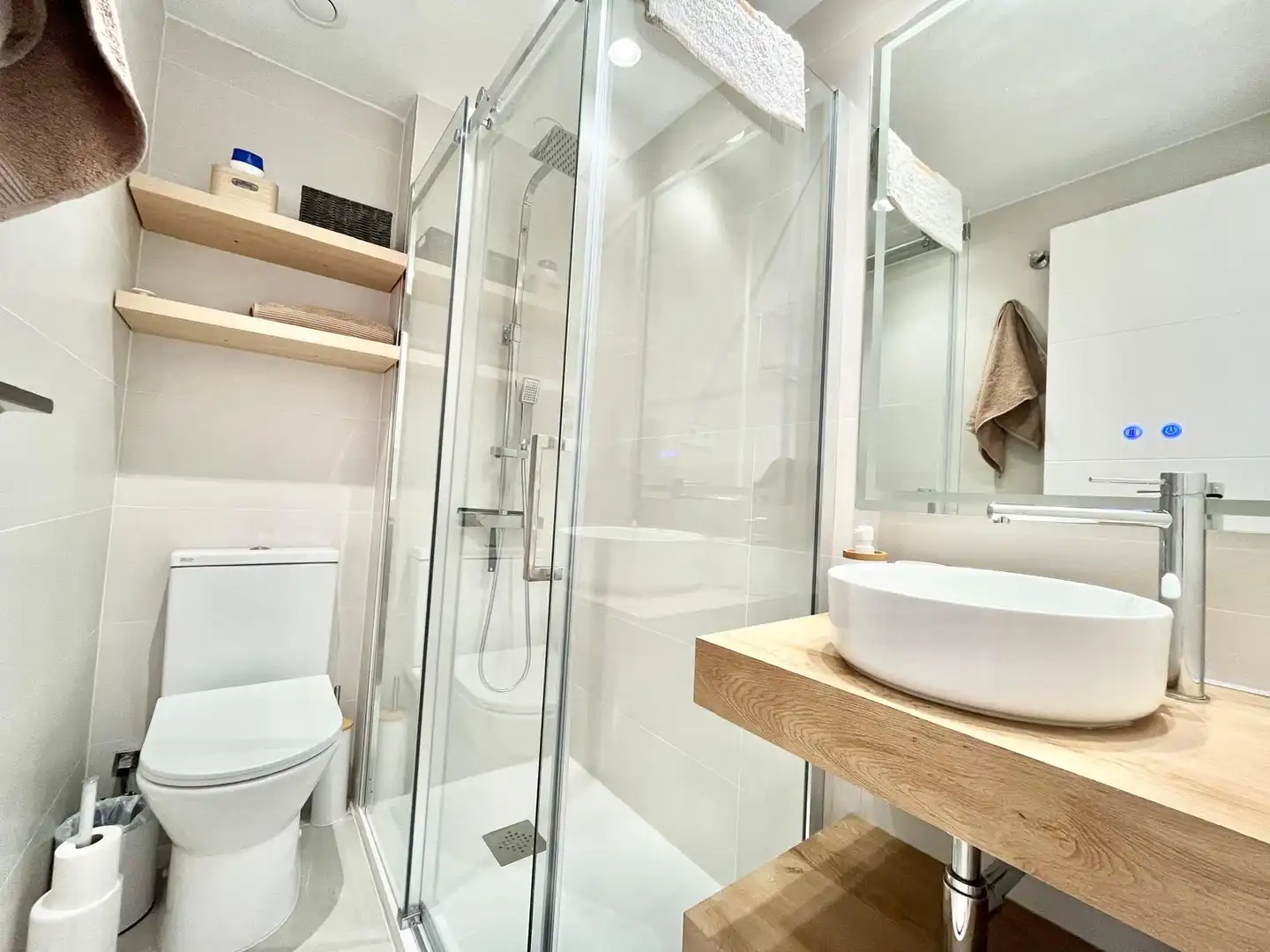 Bany de Apartament de lloguer en Torrevieja amb Calefacció, Moblat i Rentadora