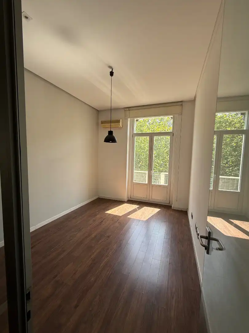 Schlafzimmer von Büro zur Miete in Valencia mit Klimaanlage, Heizung und Balkon