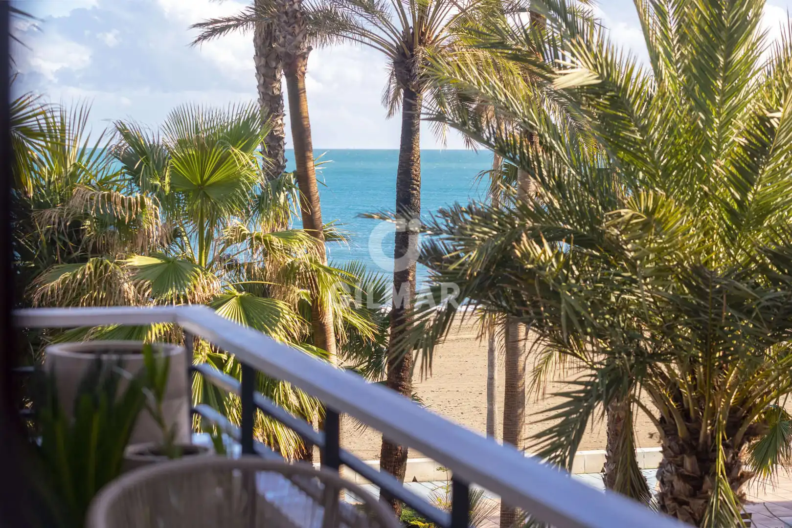 Vista exterior de Apartament en venda en Estepona amb Balcó