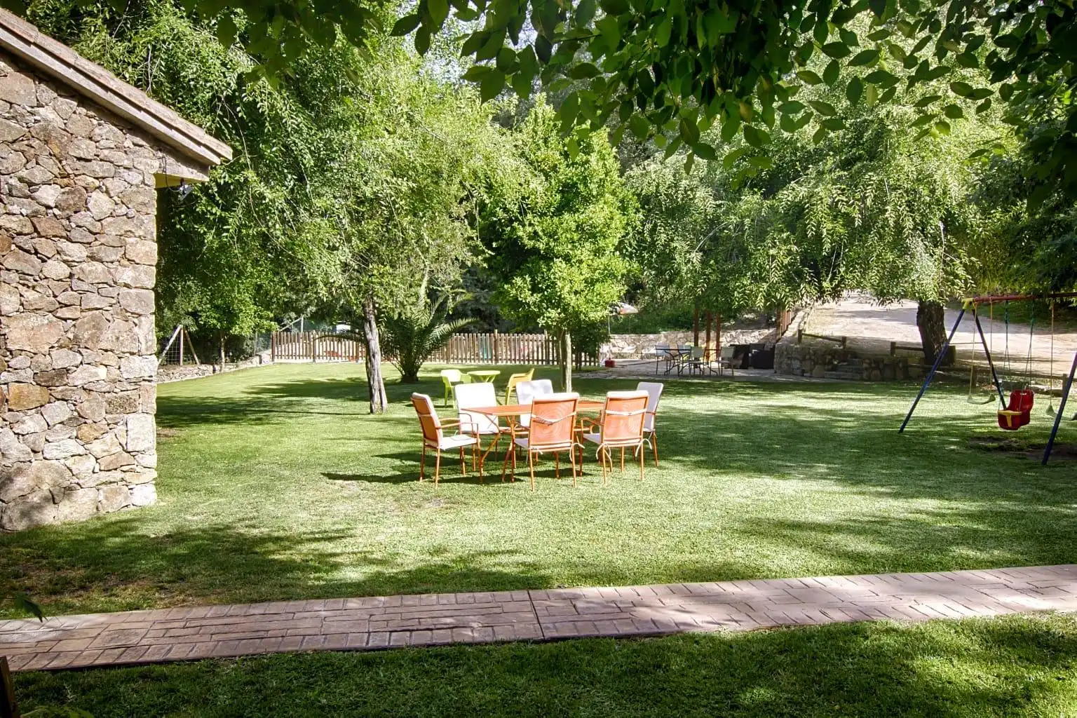 Jardí de Casa o xalet en venda en Candeleda amb Aire condicionat, Calefacció i Jardí privat