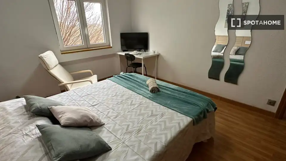 Bedroom of Flat for rent in Alcalá de Henares  with Air Conditioner, Heating and Furnished