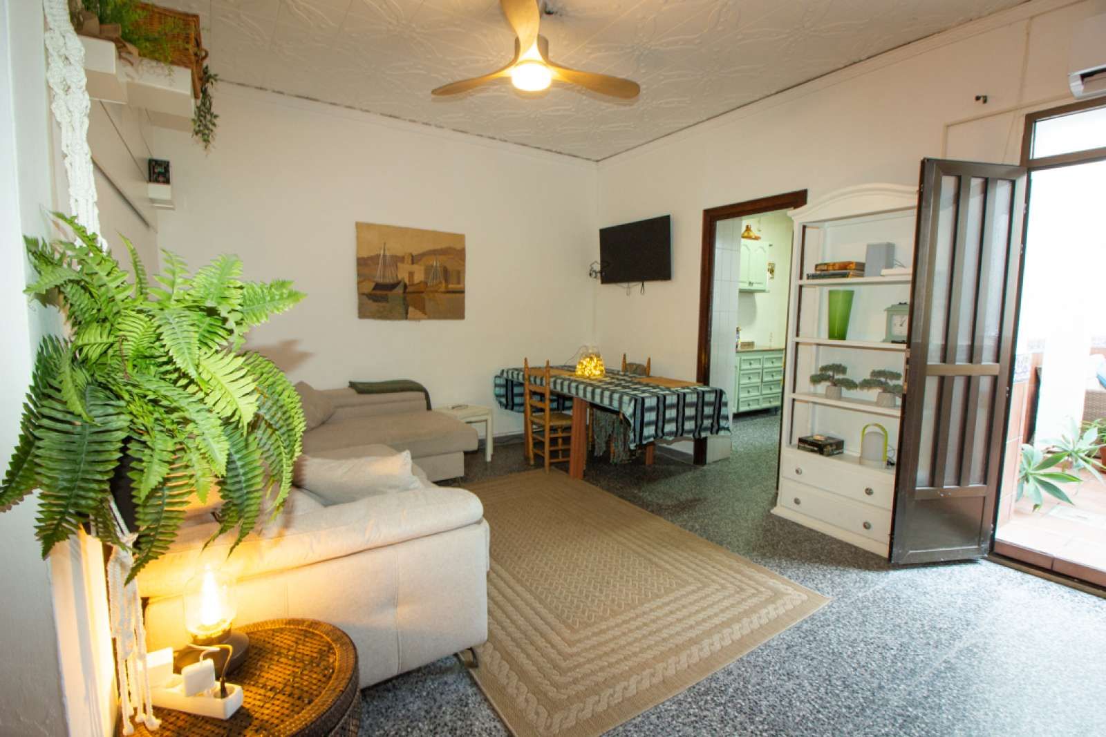 Sala de estar de Apartamento para compartir en Dénia con Aire acondicionado y Terraza