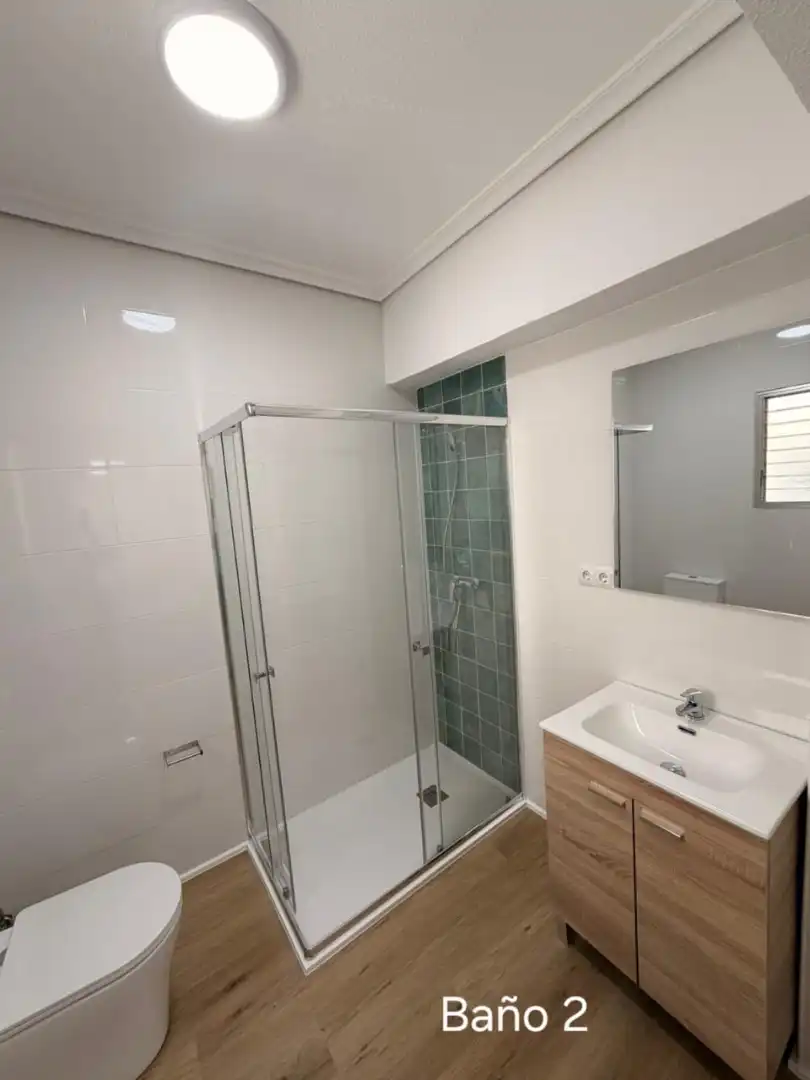 Baño de Piso para compartir en Murcia con Amueblado, Horno y Lavadora