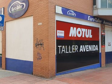 Local comercial de lloguer a Calle Fénix 368