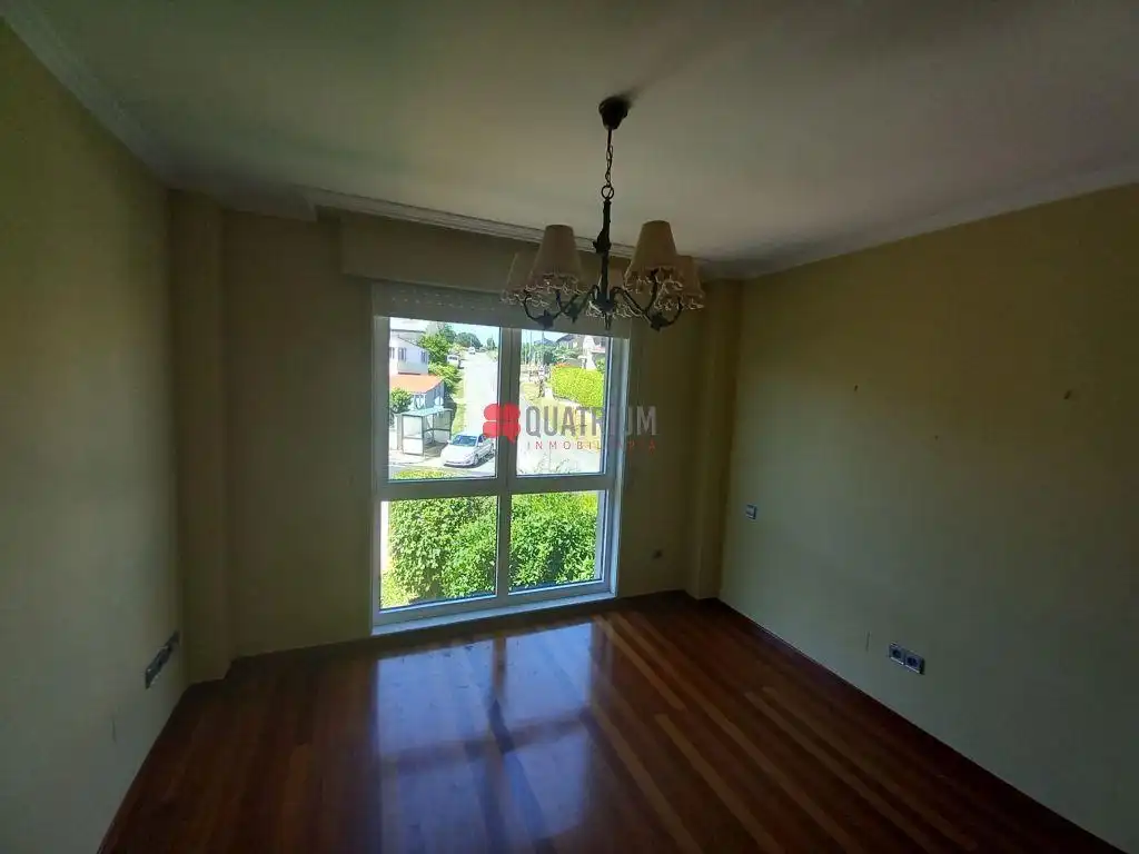 Habitación de Casa o chalet de alquiler en Santiago de Compostela  con Calefacción, Jardín privado y Trastero