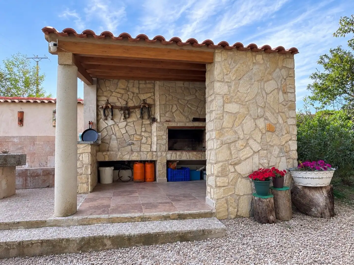 Terrassa de Finca rústica en venda en La Almarcha  amb Calefacció, Jardí privat i Piscina