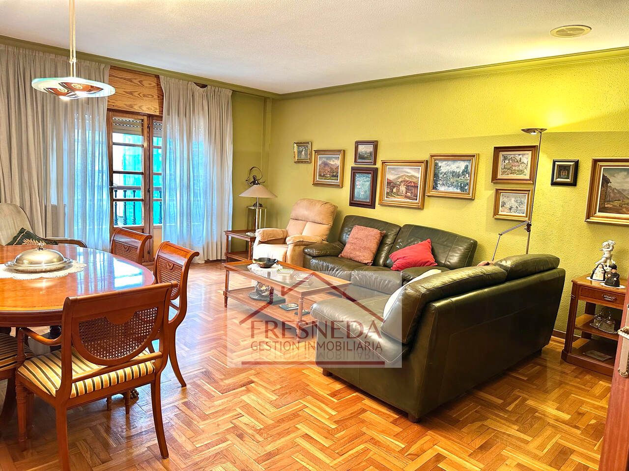 Piso en venta en Calle Uría, 44, Salesas - Foncalada - Campoamor, Centro - Casco Histórico