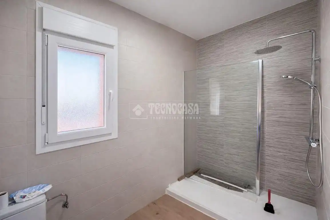 Bathroom of Detached homes for sale in Añover de Tajo  with Air Conditioner and Storage room
