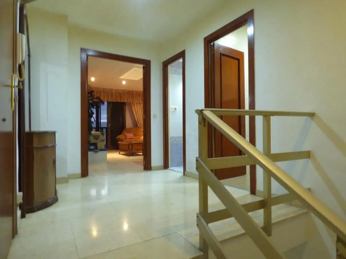 Maisonette zum Verkauf in Benidorm mit Klimaanlage, Terrasse und Möbliert