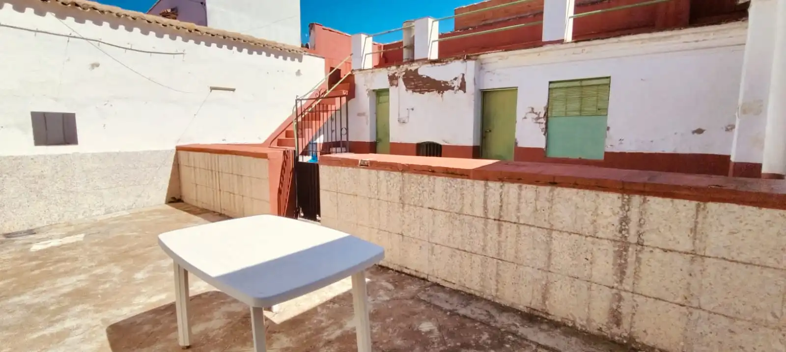 Vista exterior de Casa o xalet en venda en Almodóvar del Campo amb Aire condicionat, Terrassa i Traster