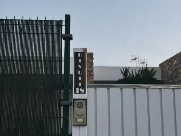 Casa pareada con piscina en venta en Edmundo Dantés 18, imagen 2