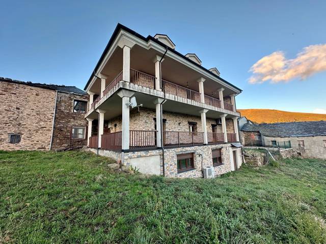 Casa-chalet en Venta en Oencia