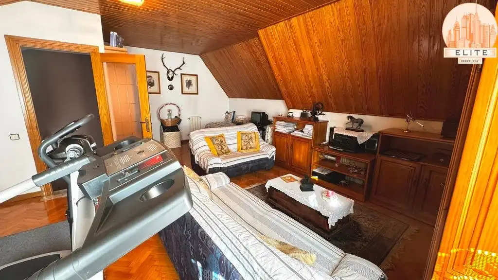 Sala de estar de Casa adosada en venta en Torrejón de la Calzada con Aire acondicionado, Calefacción y Jardín privado