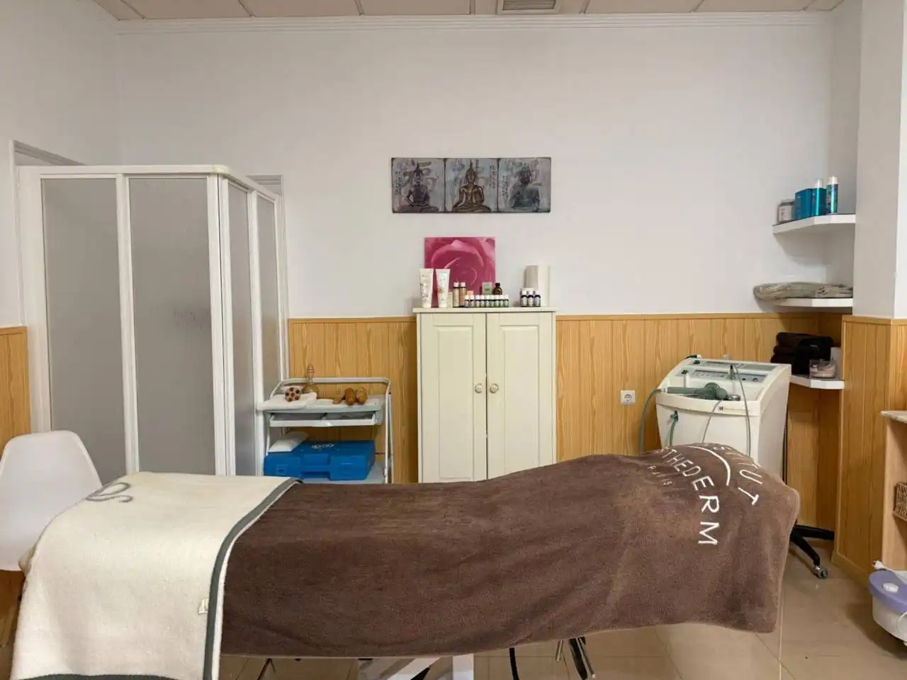 Habitación de Local en venta en El Puerto de Santa María con Aire acondicionado y Alarma