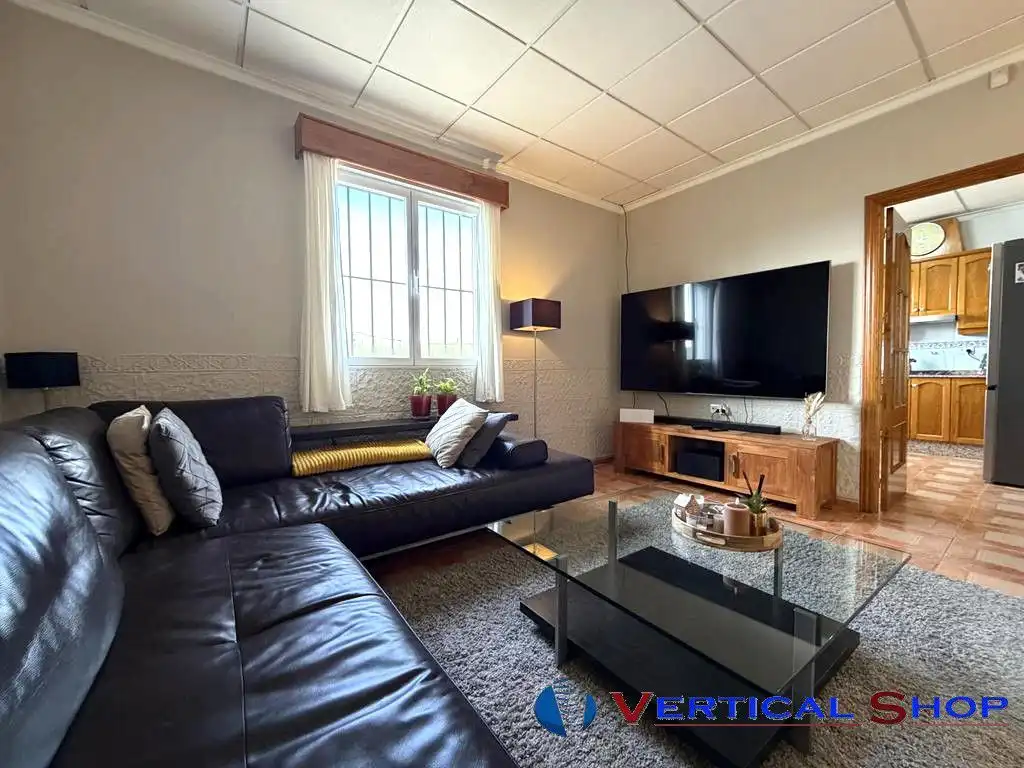 Sala d'estar de Casa o xalet en venda en Caudete amb Aire condicionat