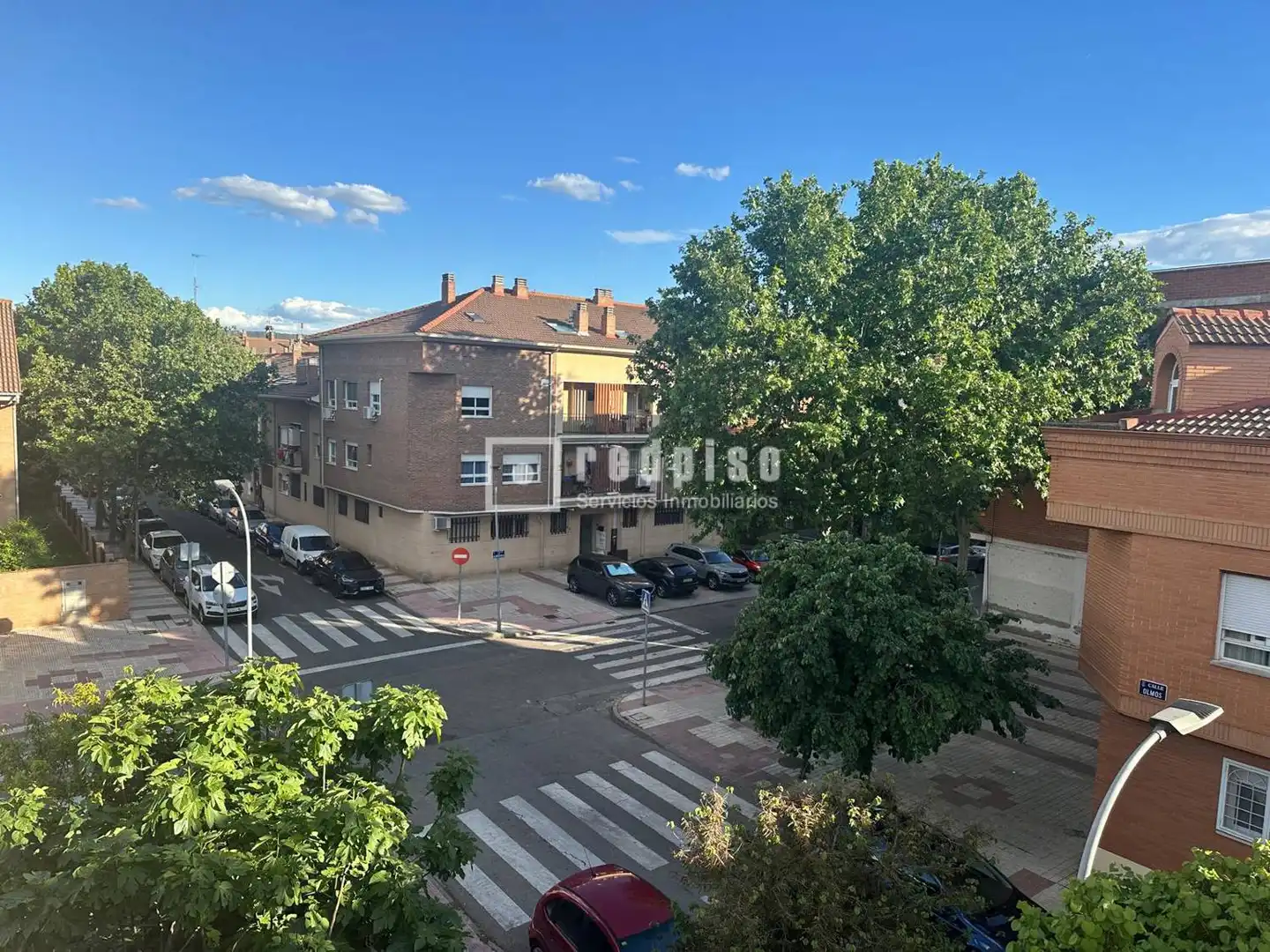 Vista exterior de Casa o xalet en venda en Azuqueca de Henares amb Aire condicionat, Calefacció i Jardí privat