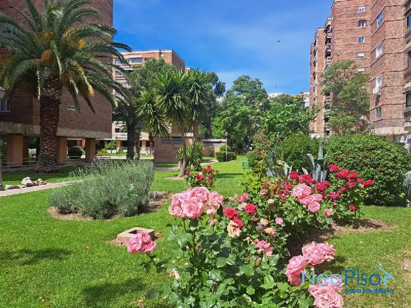 Jardín de Piso en venta en Alcorcón con Terraza y Piscina