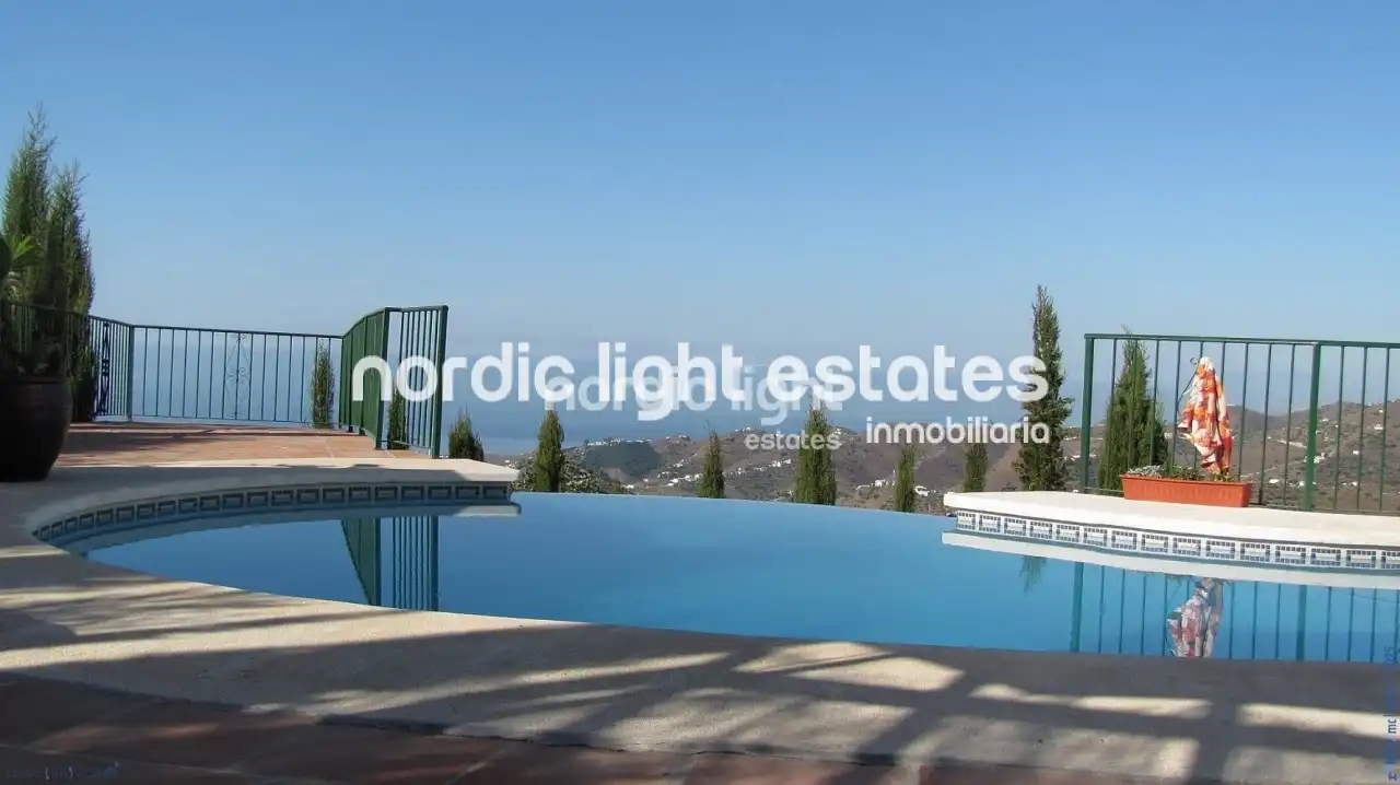 Casa amb piscina en venda a Torrox Pueblo, imagen 2