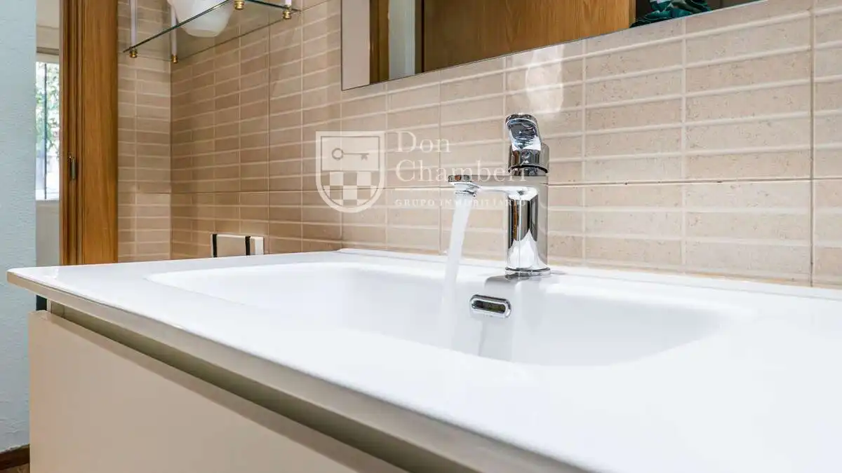 Baño de Piso en venta en Madrid con Aire acondicionado, Calefacción y Amueblado