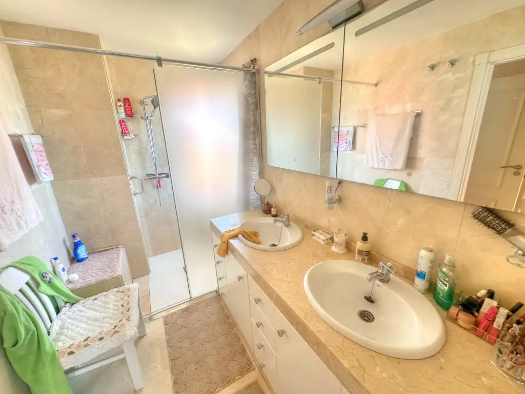 Badezimmer von Maisonette zum Verkauf in Torrox mit Klimaanlage, Heizung und Terrasse